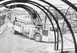Speciale mezzo gommato della Carbosulcis per il trasporto di attrezzature in miniera