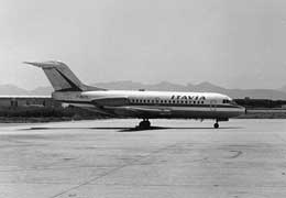 Un Fokker 28 dell'Itavia sulla pista di Elmas, nei primi anni Settanta